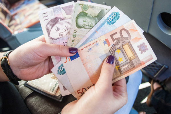 Dijaspora za pola godine preko računa poslala 1,32 milijarde KM