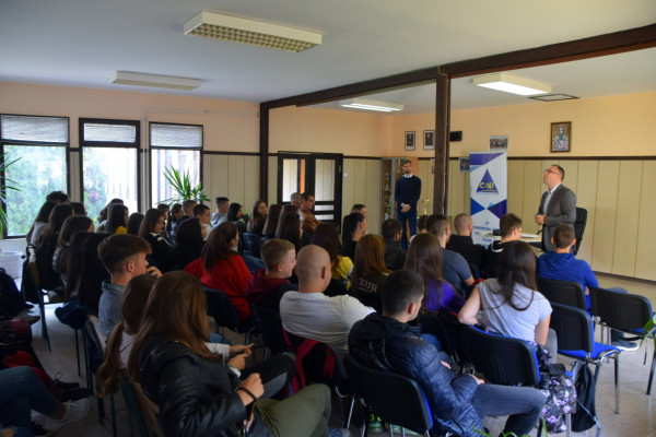 Bijeljina: Predavanje o problemu vršnjačkog nasilja
