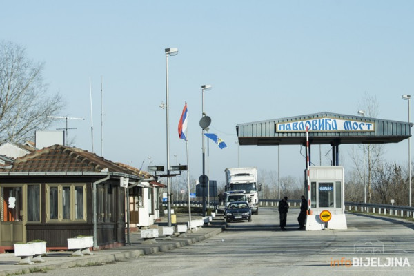 Hapšenje na Pavlovića mostu