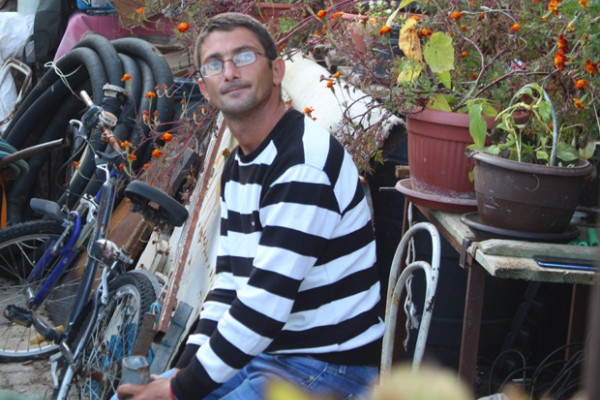 Velibor (32) je posle 13 godina ustao iz invalidskih kolica