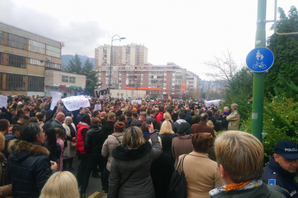 Građani na protestu: Smjene nisu dovoljne, procesuirajte odgovorne