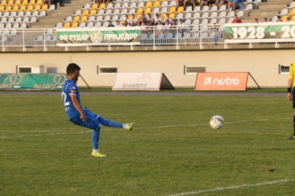 Đurić uljepšao debi Starčevića, remi Zvijezde 09