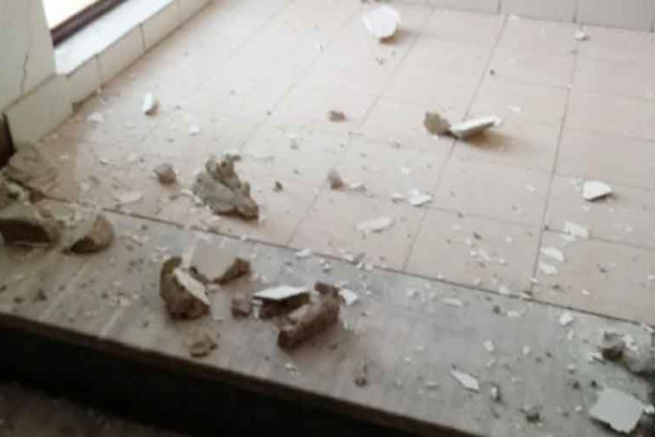 U Mostaru pucali zidovi, prozori iskakali iz okvira