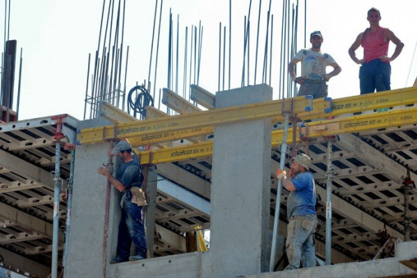 Dva radnika povrijeđena nakon pada sa skele tokom zemljotresa u Mostaru