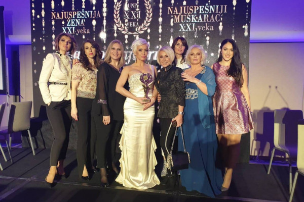 RAD I TRUD SE UVIJEK ISPLATI: Dr Marija Ristanović dobila nagradu za najuspješniji ženu 21. vijeka!