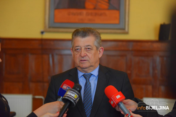 SNSD Bijeljina: „Mićić se plaši debakla na izborima, pa nam nudi funkcije“