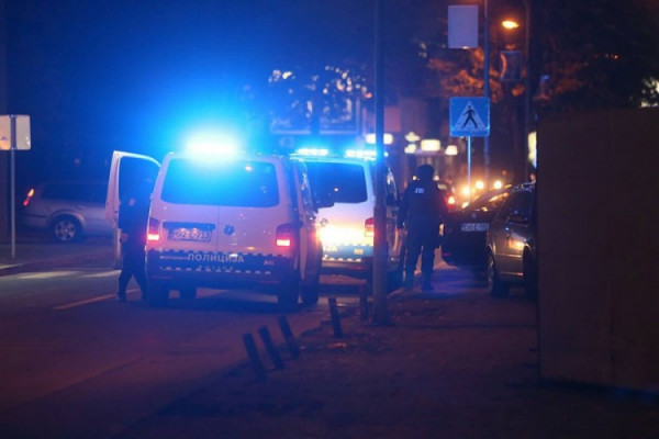 Banjaluka: Umislio nevjerstvo pa lupao po hostelu, cura pobjegla na drvo