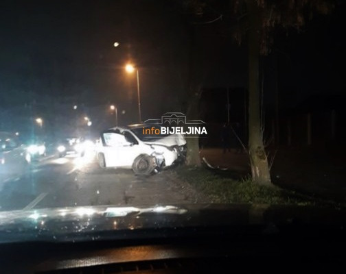 HITNO TRANSPORTOVAN ZA BEOGRAD Muškarac teško povrijeđen u udesu