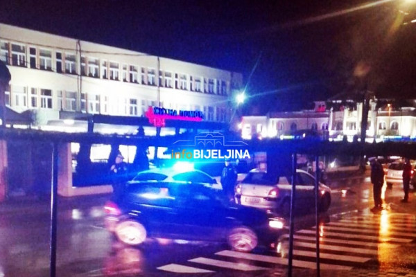 OBOJICA BILA U PIJANOM STANJU Teška nezgoda u Bijeljini, renoom udario pješaka