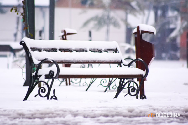 U novogodišnjoj noći vedro, suvo i hladno, temperatura od minus četiri do nule