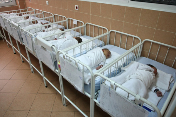 NOVOGODIŠNJI BEJBI BUM U bijeljinskom porodilištu rođeno osam beba