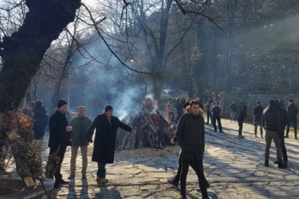 Pristižu rijeke vjernika, jake mjere bezbjednosti na Cetinju