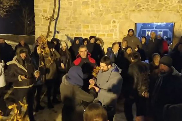 Sudbonosno DA na Badnje veče: Nikola ispred manastira vjerio svoju djevojku