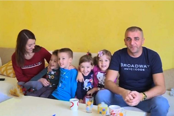 Bračni par Stanišić iz Bijeljine - ponosni roditelji duplih blizanaca