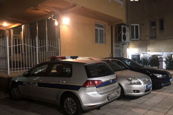 Incident kod ambasade Srbije u Sarajevu, uhapšen napadač