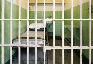 Predstavio se kao rođak iz zatvora pa tražio pare za kauciju