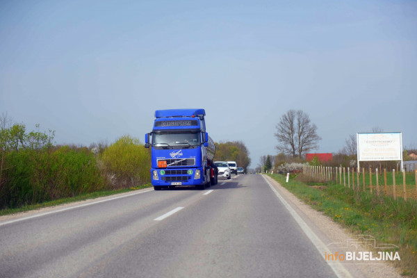Vozača kamiona navigacija odvela u pogrešnom pravcu, pa se izgubio i otišao prema minskom polju