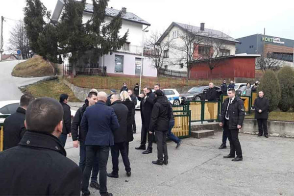 SMRTNI SLUČAJ U PORODICI DODIK Preminuo otac srpskog člana Predsjedništva BiH