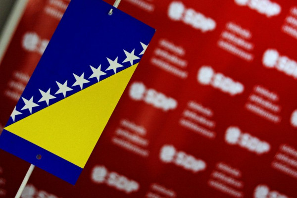 Tuča na sjednici SDP-a, zvaničniku stradalo oko