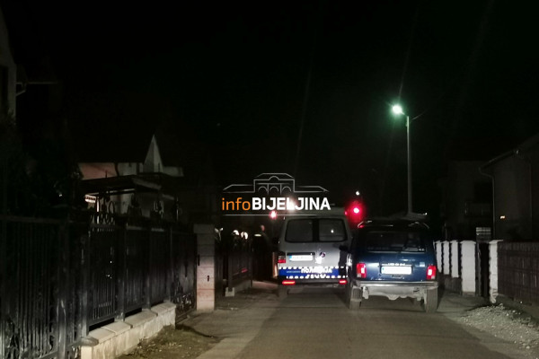 Požar u Bijeljini, gori kuća na koridoru /FOTO/