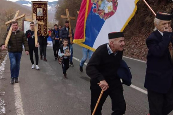 Starine Novak (99) i Gojko (72) predvode litije: Ne smeta im ni snijeg