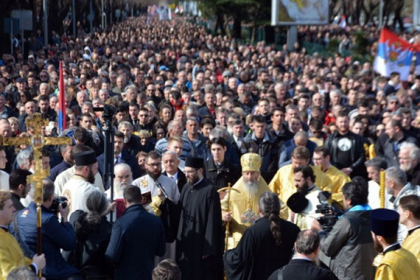 Na ulicama Podgorice 100.000 vjernika