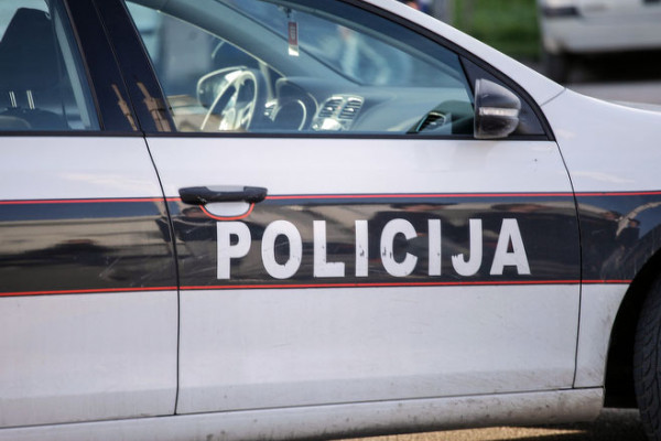 Bijeljinac zadržan na liječenju nakon sudara tri automobila kod Živinica