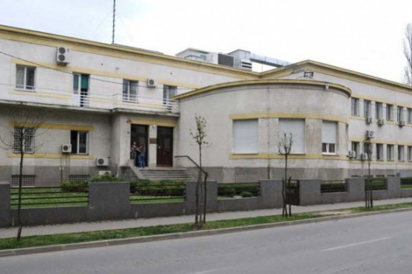 Pod zdravstvenim nadzorom 257 lica