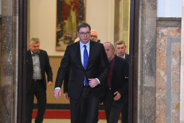 Vučić: Zabranićemo skupove u zatvorenom, odložite velike svadbe