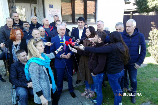 Mićić mu priredio neugodno iznenađenje: Šarovića u Bijeljini dočekala ZAKLJUČANA VRATA