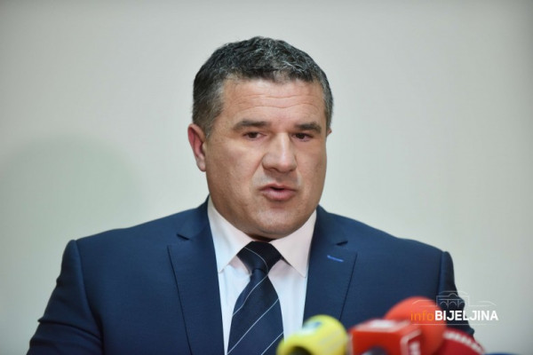 Galić suspendovao pet policajaca