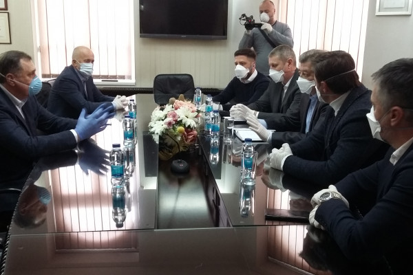Dodik stigao u Bijeljinu, sastanak sa Mićićem o epidemiološkoj situaciji u gradu