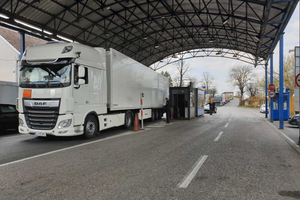 Bijača, Gradiška i Šamac prelazi za kamione koji dolaze u BiH