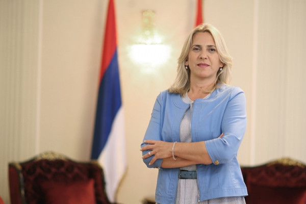 Predsjednik Srpske iz budžeta izdvojila 100.000 KM za nabavku maski penzionerima