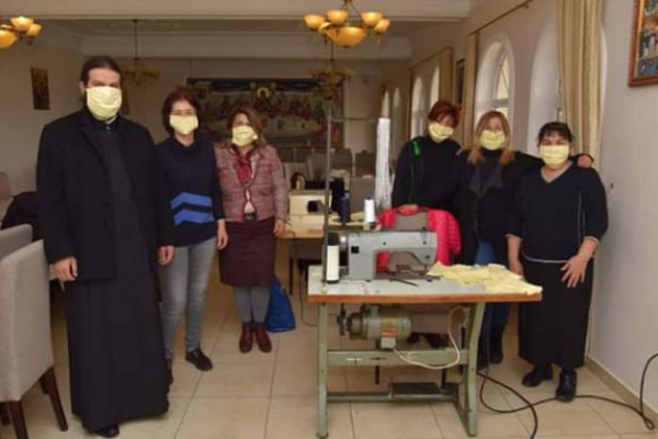 U Kolu srpskih sestara šiju maske