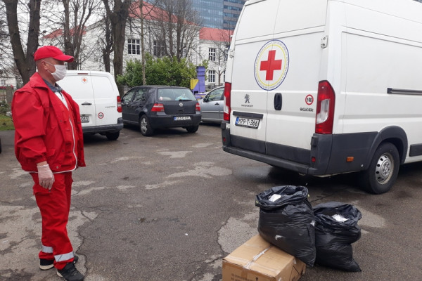 Stigla prva pošiljka maski namijenjenih penzionerima, donacija predsjednika Srpske
