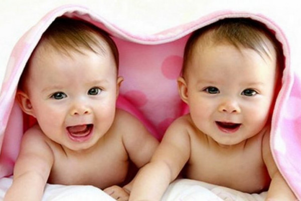 Blizanci rođeni usred pandemije dobili imena Korona i Kovid