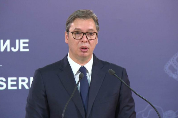 Vučić: Za mjesec dana moguće ukidanje vanrednog stanja