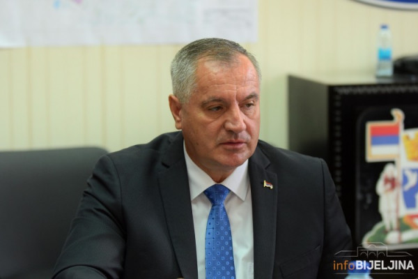 Višković: Vanredno stanje moglo bi biti ukinuto do kraja maja