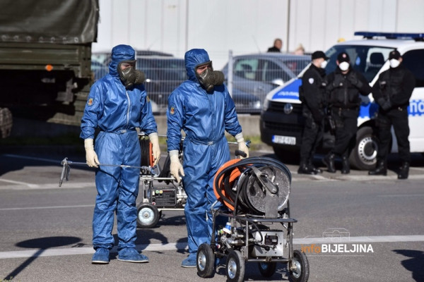 RUSKI STRUČNJACI U BIJELJINI U toku dezinfekcija Bolnice "Sveti vračevi" /FOTO/
