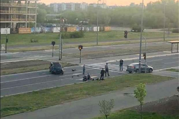 Još jedan sudar na POTPUNO PRAZNOJ ulici Novog Beograda! (FOTO)