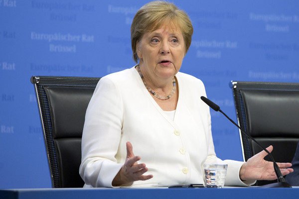 Merkel: Otvoriti granice od 15. juna