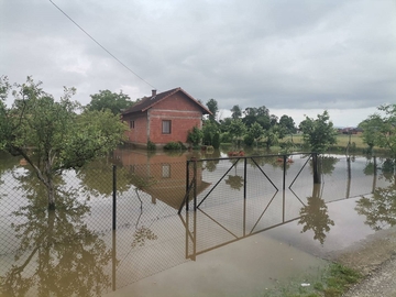 Glogovac pogođen nevremenom, voda ušla u podrume i domove (FOTO)