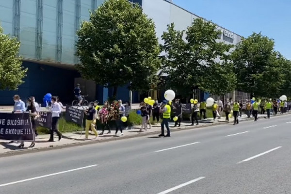 Protest u Tuzli: Nezadovoljstvo nas tjera iz BiH