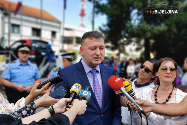 Popović u Bijeljini: Cilj kampanje smanjenje broja poginulih na putevima