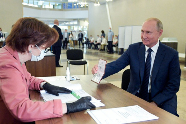 Završen referendum u Rusiji, Putinu omogućena vlast do 2036.