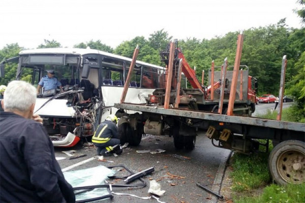 Sudar autobusa i kamiona kod Banjaluke, više povrijeđenih