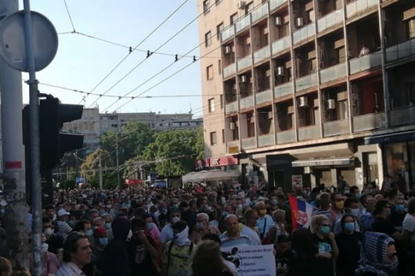 PROTEST U BEOGRADU: Demonstranti ispred Doma Narodne skupštine, ZATVOREN CENTAR GRADA