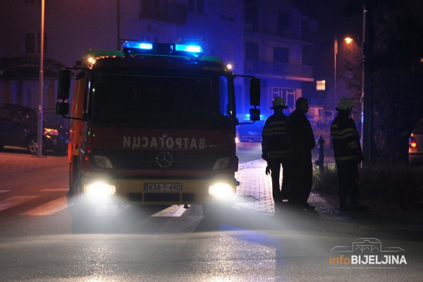 U sinoćnjem nevremenu gorio krov kuće