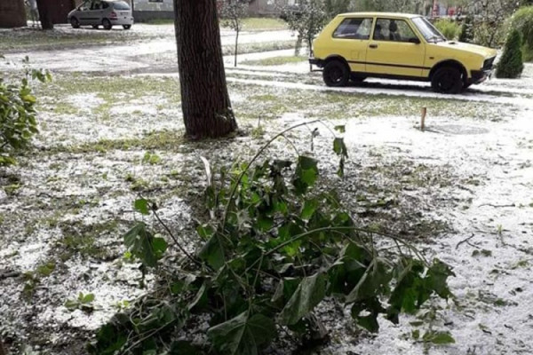 Nevrijeme u Srbiji: Grad veličine pesnice pogodio Bezdan